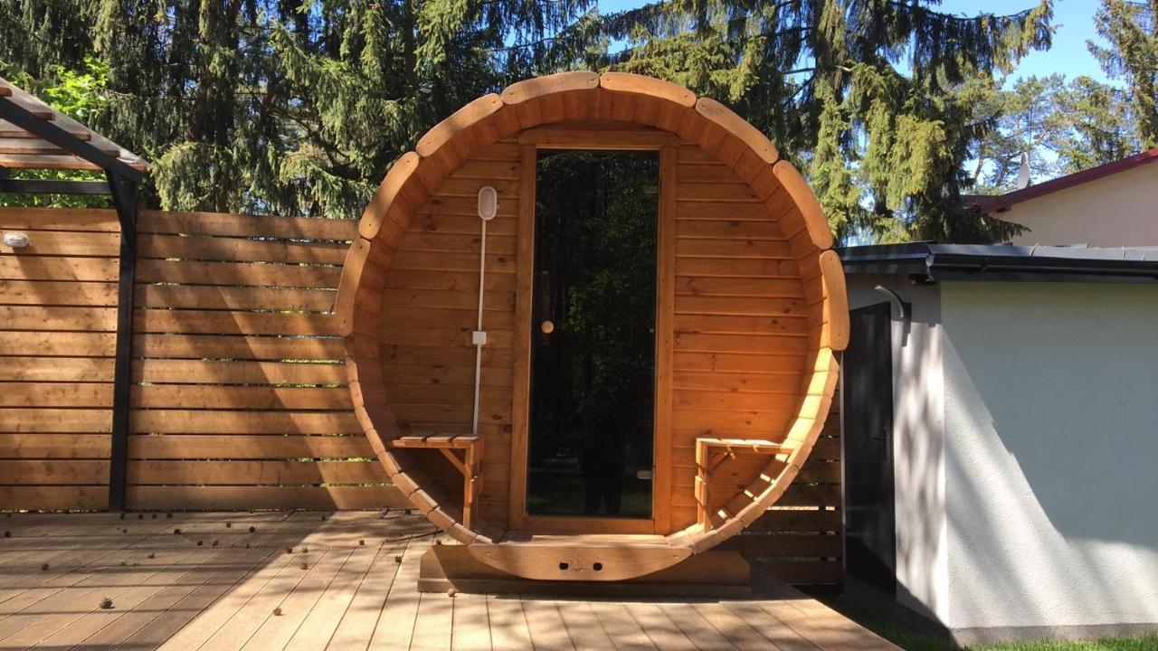 Luksusowy Apartament Pod Lasem, Otwock -Shared Garden, Sauna, Wood Hot Tub! Hot Tub Seasonal! Kültér fotó